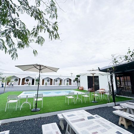 Peeranon Resort Nakhon Nayok Exteriör bild